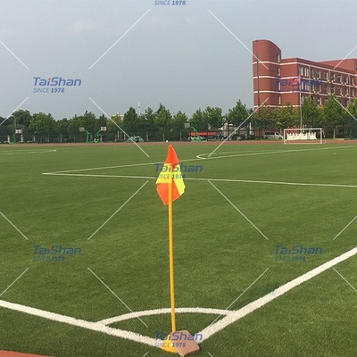 60mm Chứng nhận bóng đá FIFA Cỏ nhân tạo cho các môn thể thao ngoài trời Trường với màu sắc tùy chỉnh dtex và mật độ bảo trì thấp