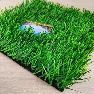 55mm Đồi cao Bóng đá Cỏ nhân tạo Chất cần thiết chống tia cực tím Nước thấm xanh Cỏ nhân tạo