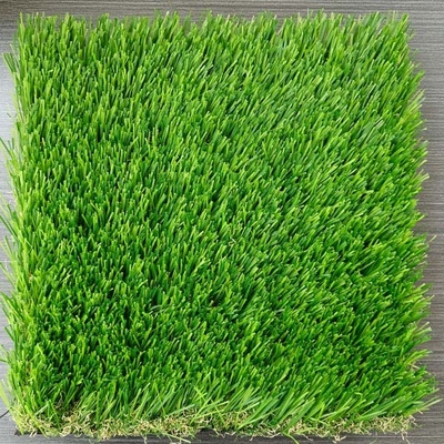 Chống cháy bảo trì thấp Cỏ nhân tạo tùy biến với chiều cao 50mm và 12600 Dtex