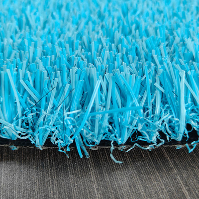 25mm chiều cao đống 10000 Dtex Chỏ nhân tạo thể thao chống tĩnh với bề mặt màu xanh và nền và lớp phủ tùy chỉnh