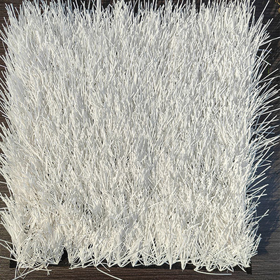 Cỏ nhân tạo thể thao tùy chỉnh 50mm với màu trắng 5/8 Gaage và 8000 Dtex