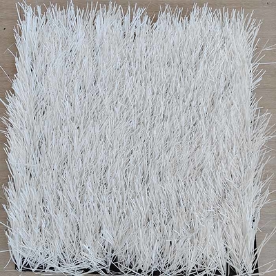 Cỏ bóng đá nhân tạo màu trắng 50mm 12000 Dtex Chấp đầy cần cỏ nhân tạo cho sân bóng đá